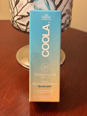 COOLA Firming Face Oil SPF 30 - Blue to Peach Gradient